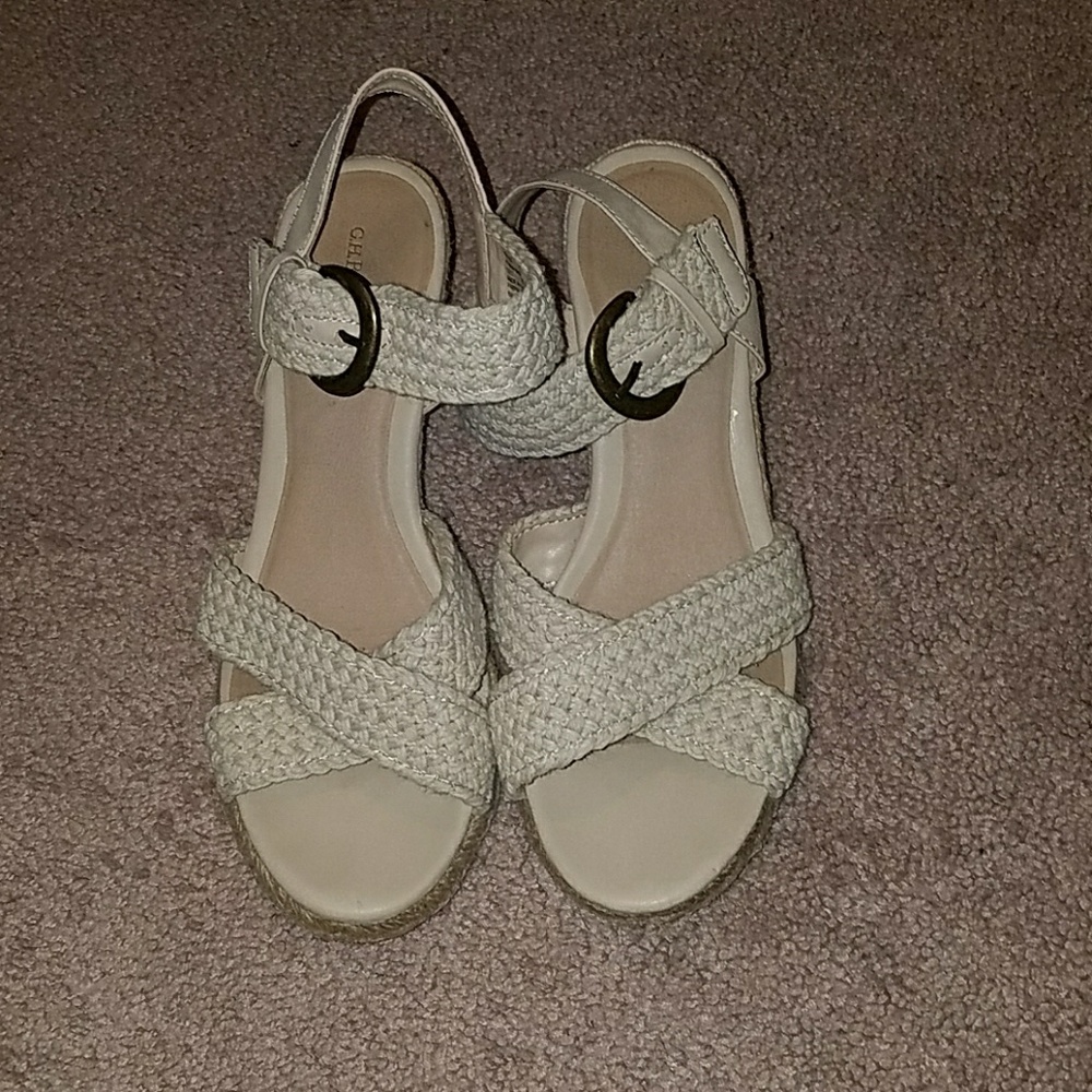 Wedged sandless